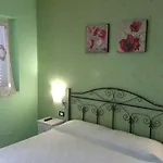 Makkale Bed & Breakfast 3*